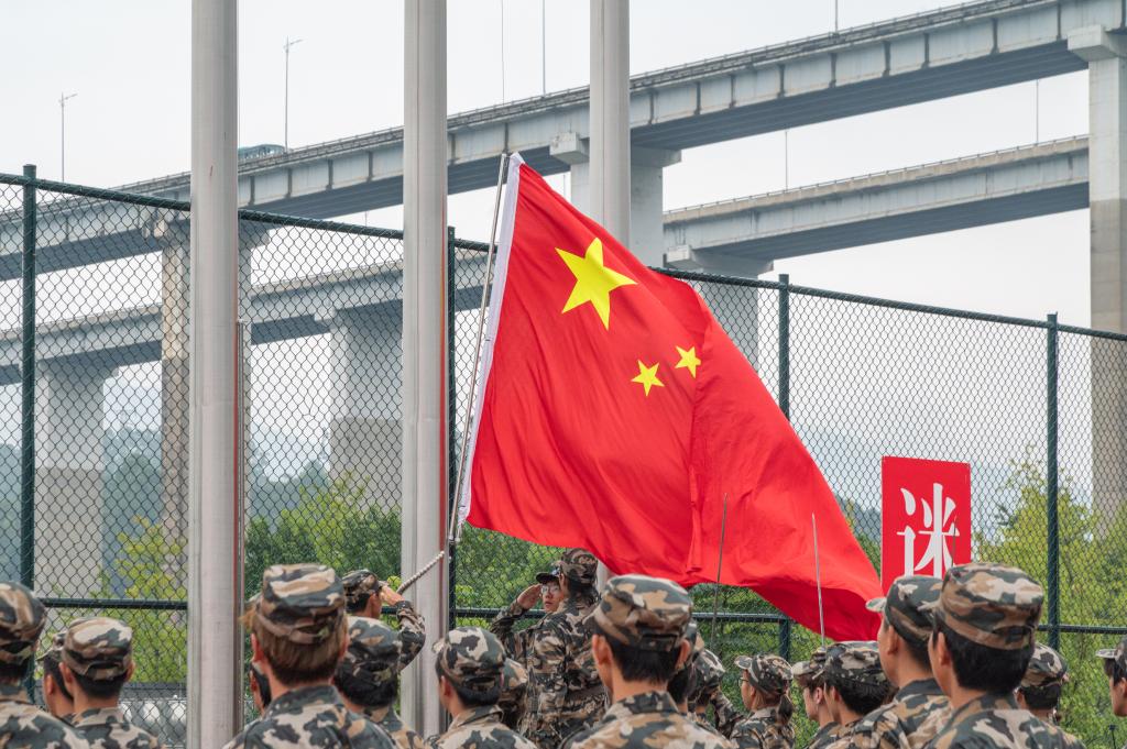 升旗1.jpg
